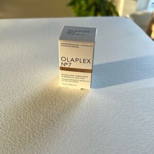Free sample with purchase - Olaplex bonding oil #7
